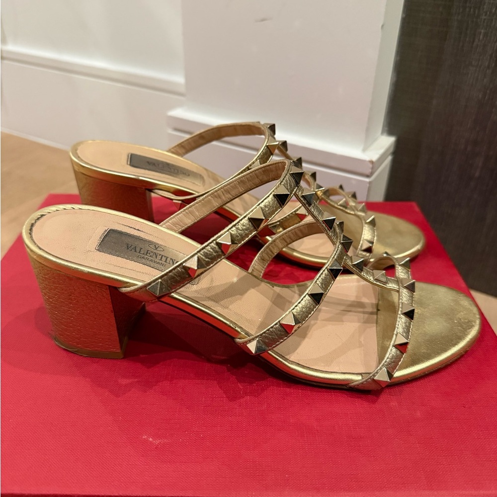 Valentino Rockstud Caged 60 Leather Sandal gold